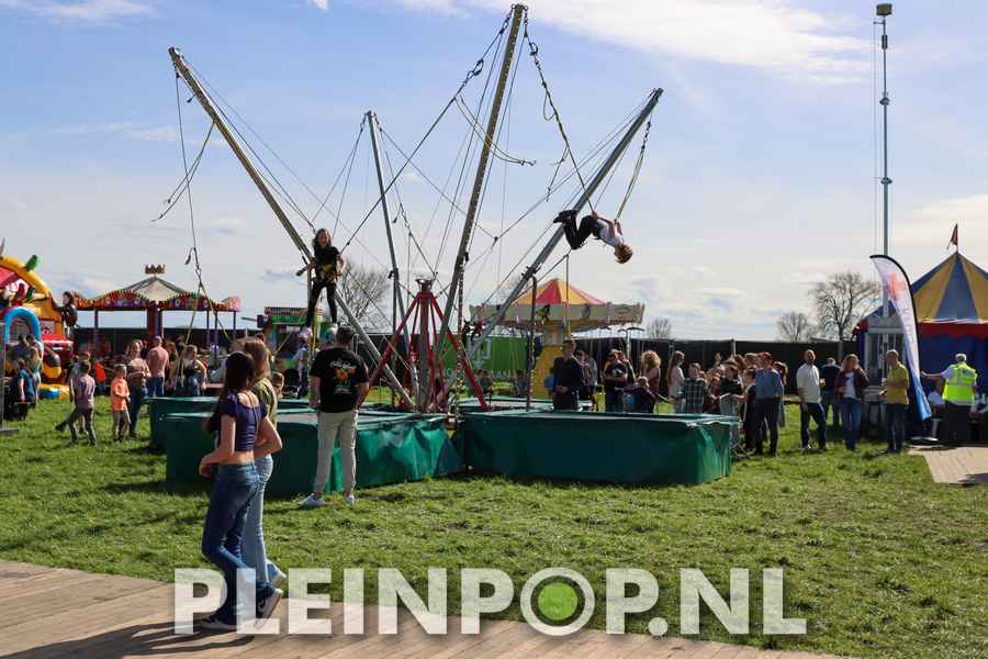 Publiek    Bezoekers (15)